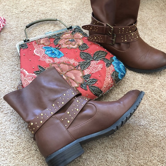 Restricted Shoes - Short boots